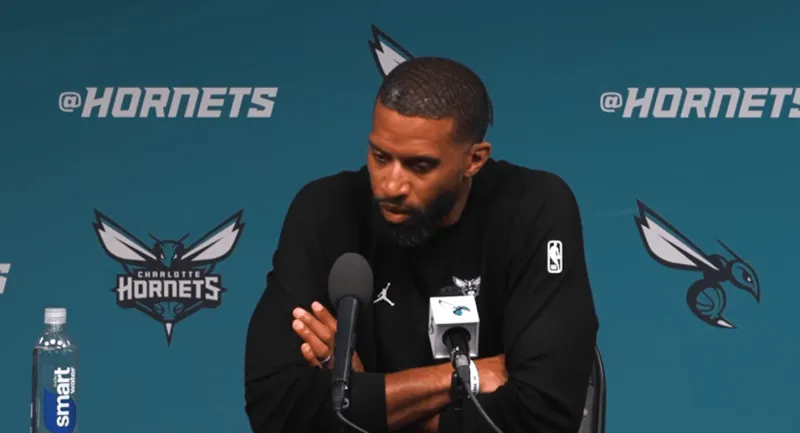 上萬跑者競速咸寧馬拉松 邂逅“香城泉都”春日浪漫