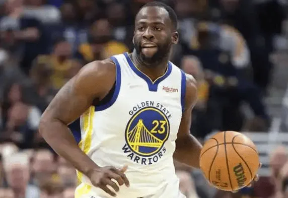 后場玩火！賴斯上半場高舉雙手鼓勵隊友，但帶球被斷導致熱刺扳平