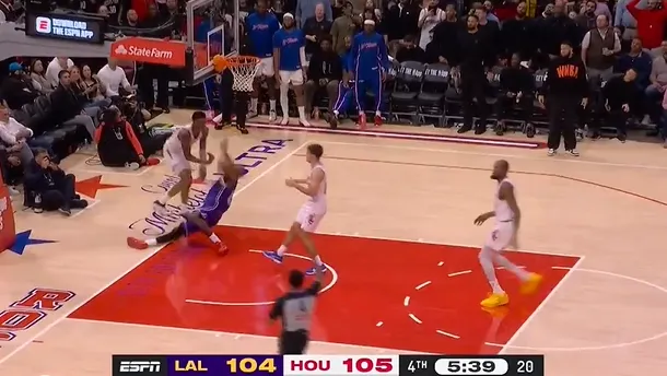 完美三當(dāng)家！里夫斯10中5貢獻(xiàn)23分6板5助2斷 罰球12中11