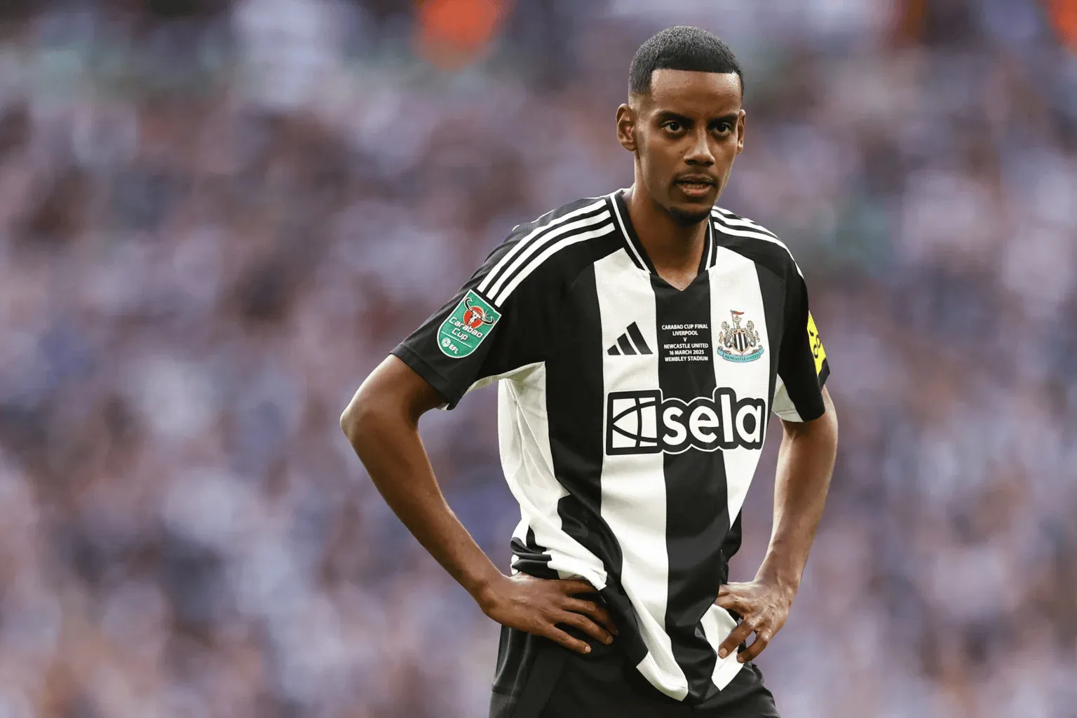 Joelinton Isak playing for Newcastle