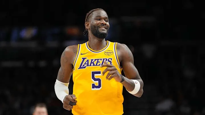 流言板]雷迪克：艾顿在短挡拆中威胁十足能持续给篮下施压(图1)