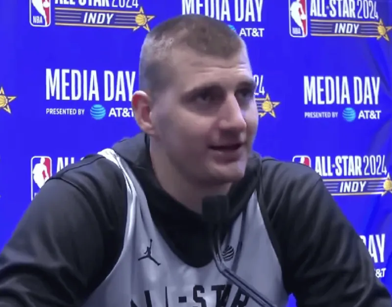 [谣言板]想和哪位前NBA球员联手？约基奇
：佩贾