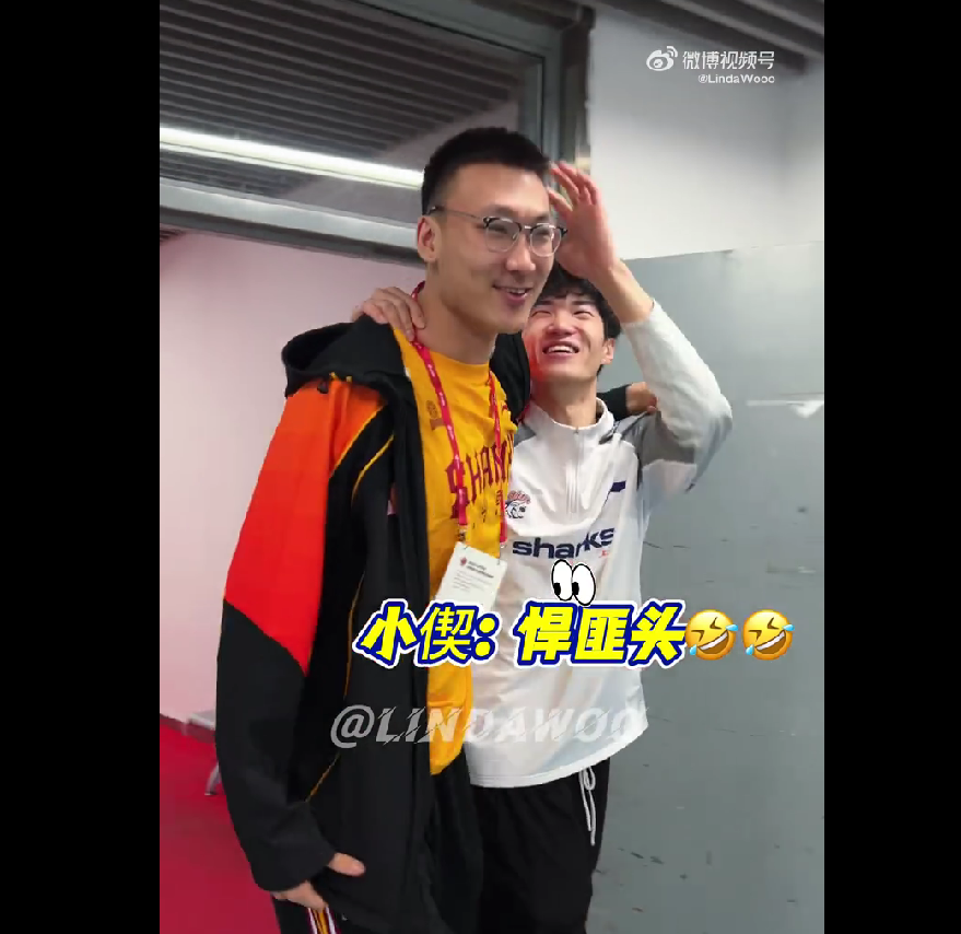 博主社媒分享淡厚然花絮片段：听小偰如何评价淡总的新发型