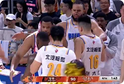 杰曼追身干拔三分投进，北京还剩1分半再次追平广东