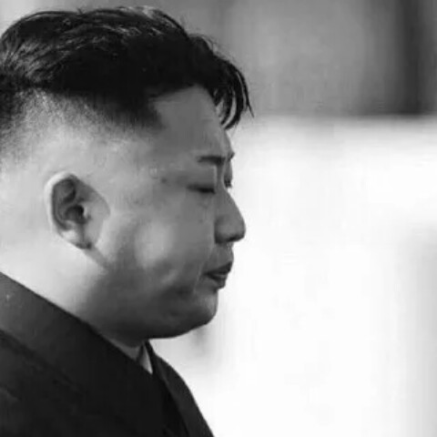 19 岁女孩玩抖音 做高难度动作被甩飞 zt