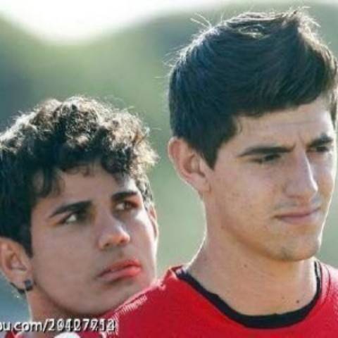 边前卫与边锋具体在踢法和职责上到底有什么区